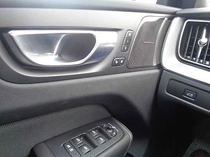 Volvo  B4 Plus Dark AWD Abstandswarnerregelsystem